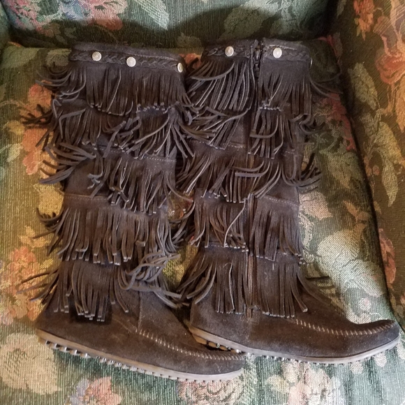Minnetonka Black 5-Layer Fringe Boots - Picture 1 of 6